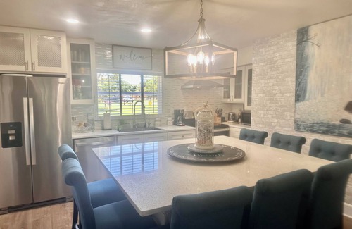 Oak Hill House | River Nest Cabin Prime Coastal Family Retreat!