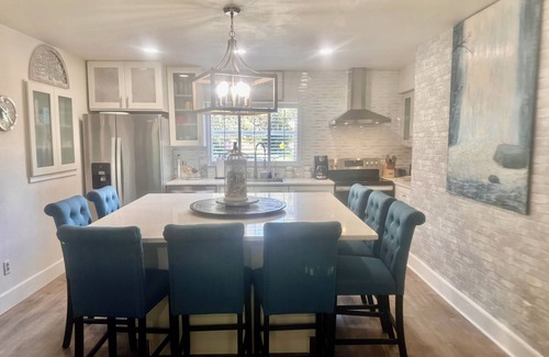 Oak Hill House | River Nest Cabin Prime Coastal Family Retreat!