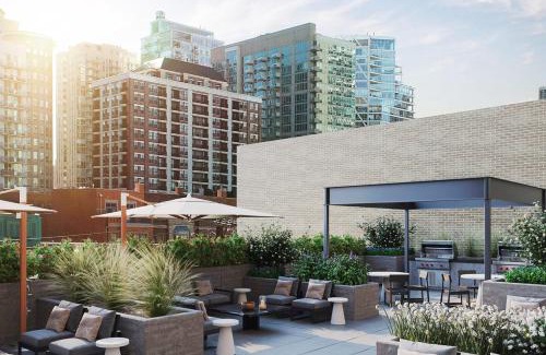 Killgubbin Apartment | River North 1br w pool fitness 1 block to L CHI-1039