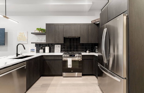 West Town Apartment | River North Central Home With Balcony