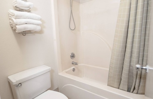 Bandera Hotel | River Oak Inn
