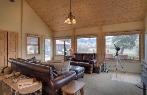 Creede House | River Oasis