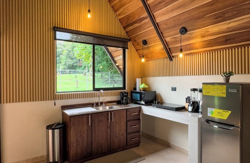 La Fortuna Cabin | River Paradise Cabin with Private Jacuzzi