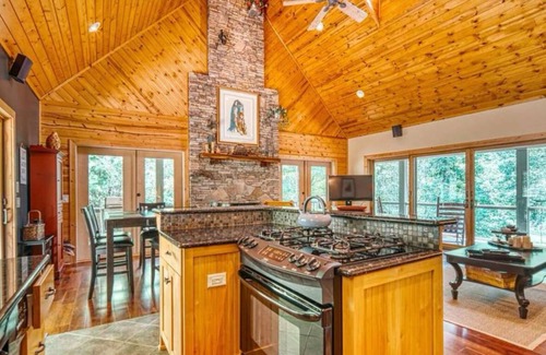 Murphy House | "River Paradise!" Luxury waterfront home situated on beautiful Hiawassee River.