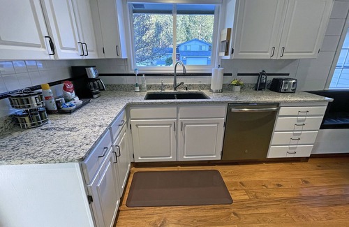 Spokane House | RIVER PARK HOME with GARAGE & EV CHARGER, Spa, Home Theatre + Arcade, 3,000 SQFT