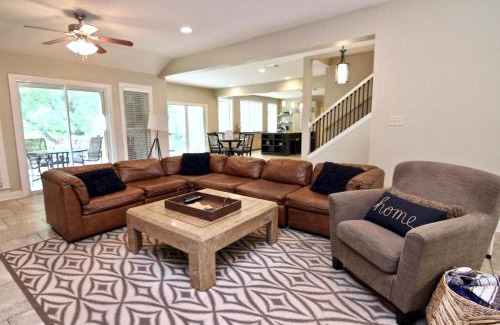 Martindale Apartment | River Park Oasis