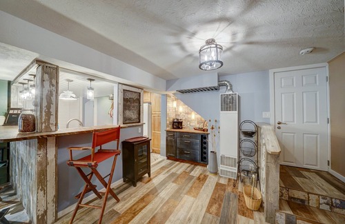 Howard Apartment | River Place Retreat, Unit 4- Cozy Condo on the Arkansas River