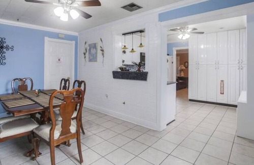 Old Aurora House | River Point Minutes to Downtown Quiet Area!
