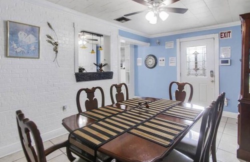 Old Aurora House | River Point Minutes to Downtown Quiet Area!
