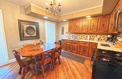 Marietta Apartment | River Port | 3 Bed Condo Waterfront on Ohio River