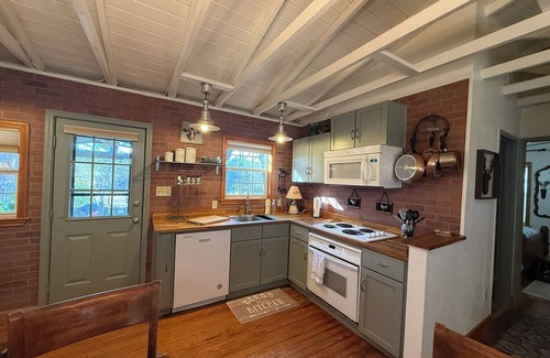 Buchanan Dam House | River Rd: Cozy retreat on Lake LBJ