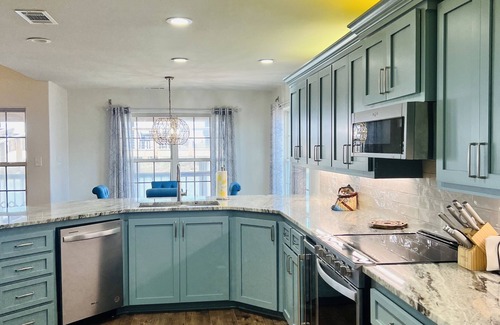 Elmaton House | River Rendezvous! Newly renovated with newly constructed boathouse