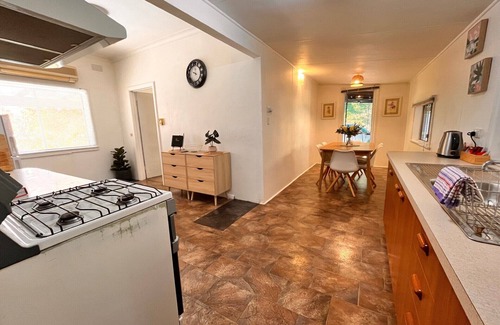 Myrtleford House | River Rest Retreat