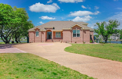 Hampton House | River Retreat at Stonehurst