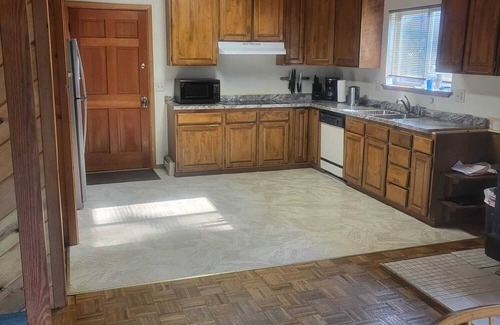 Lewiston House | River Retreat+ Indoor Pool & Hot Tub on 3.5 Acres