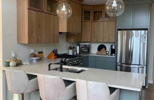 Front Royal Ski Chalet | River Retreat-modern luxury 5 min to Skyline Drive