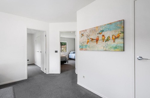 Rangatira Park House | River Retreat - Taupo Holiday Home