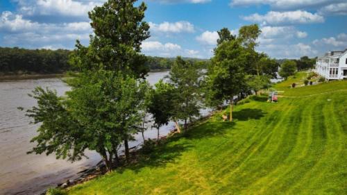 Ottawa House | River Retreat