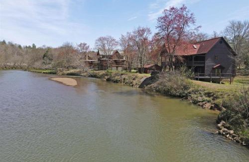 Copperhill House | River Ridge Retreat