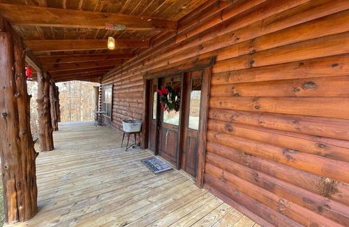 Tellico Plains Cabin | River Road Hideout PRIVATE RIVER ACCESS! Pet friendly
