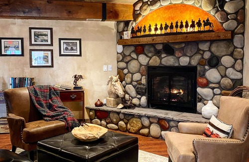 Green River Bed & Breakfast | River Rock Inn B&B - Adults Only