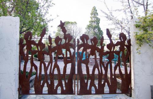 Mariposa Hotel | River Rock Inn