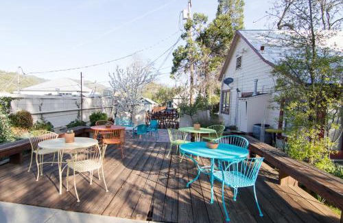 Mariposa Hotel | River Rock Inn
