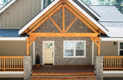 Yosemite West House | River Rock Retreat