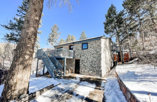 Cascade-Chipita Park House | ♥︎River Rocks Retreat♥︎HOT TUB/FIRE PIT/MTN VIEWS