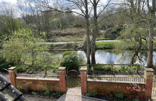Fakenham House | River Rose