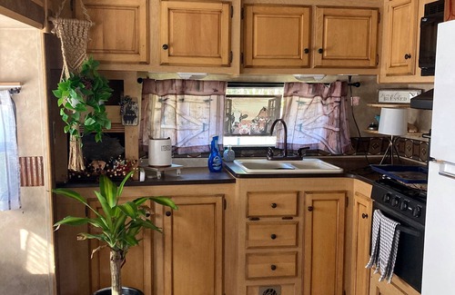 Homosassa House | River Round Up, Cozy RV in Amazing Homosassa with AC, WiFi