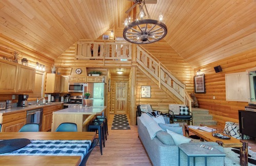 Packwood Cabin | River Run Lodge | Hot Tub, No pet fee, AC