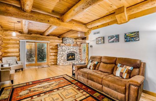 Thompsonville House | River's Bend