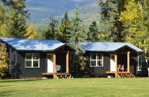 Clearwater Cabin | River's Edge Retreat | Quartz Glamping Cabin