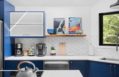 Leland House | River's Edge Summary: