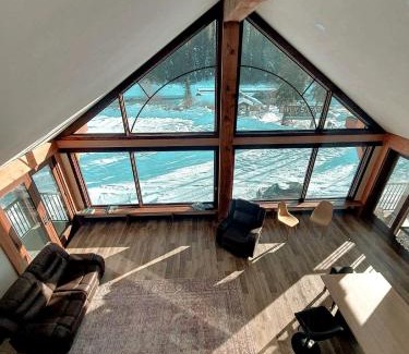 Blue River House | River Safari Bear Den