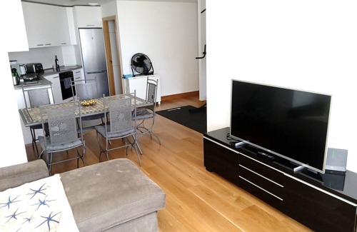 Barakaldo Apartment | river side