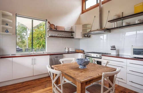 Riverlea House | River Stone Mudgee Luxury Eco Estate in the Hills