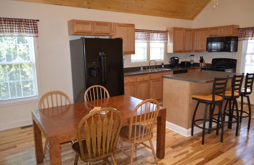 Damascus House | River Trail Cabins The Lodge 4 Bedroom House on the Creeper Trail