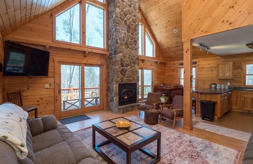 Bethel House | River Valley Acres | 4 Bed, 3.5 Bath