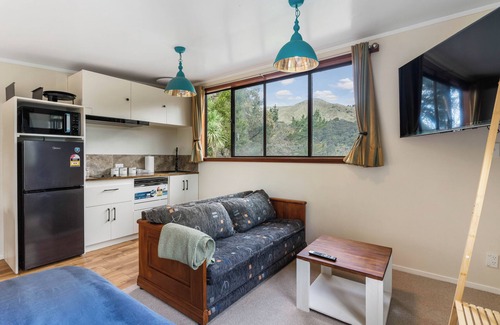 Coromandel Forest Park Apartment | River Valley Escapes Thames, NZ