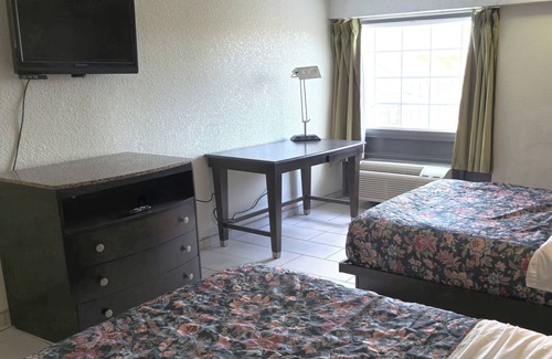 Fort Smith Hotel | River Valley Inn and Suites By Belvilla
