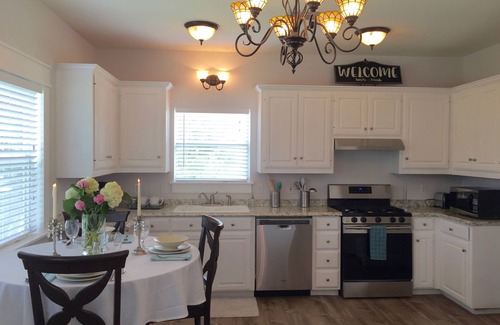 Weston House | River Valley Place - Sleeps 18 in 2 farm houses. McKinney country setting!