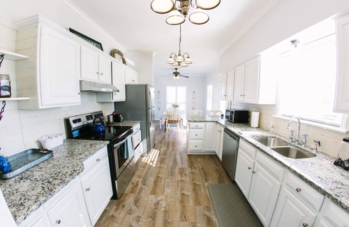 Weston House | River Valley Place - Sleeps 18 in 2 farm houses. McKinney country setting!