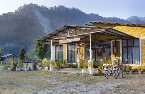 Jakh Hotel | River Valley Resort