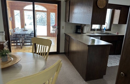 Stillwater House | River Valley Retreat. Just minutes from downtown.