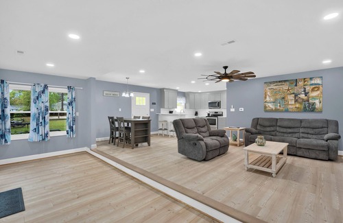 Dutton House | River Vibes@ the Piankatank River