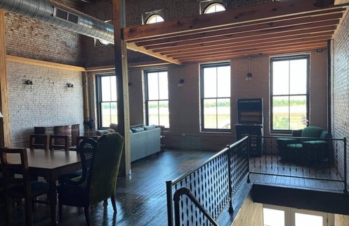 Elco Apartment | River view apartment in historic downtown Cape Girardeau