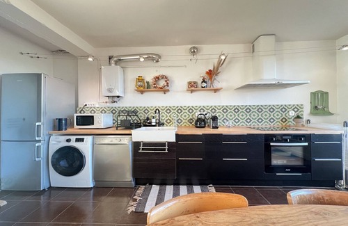 Croix de Pierre Apartment | River-view apartment in Toulouse