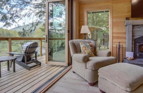 Welches House | River View Cabin - Meredith Lodging